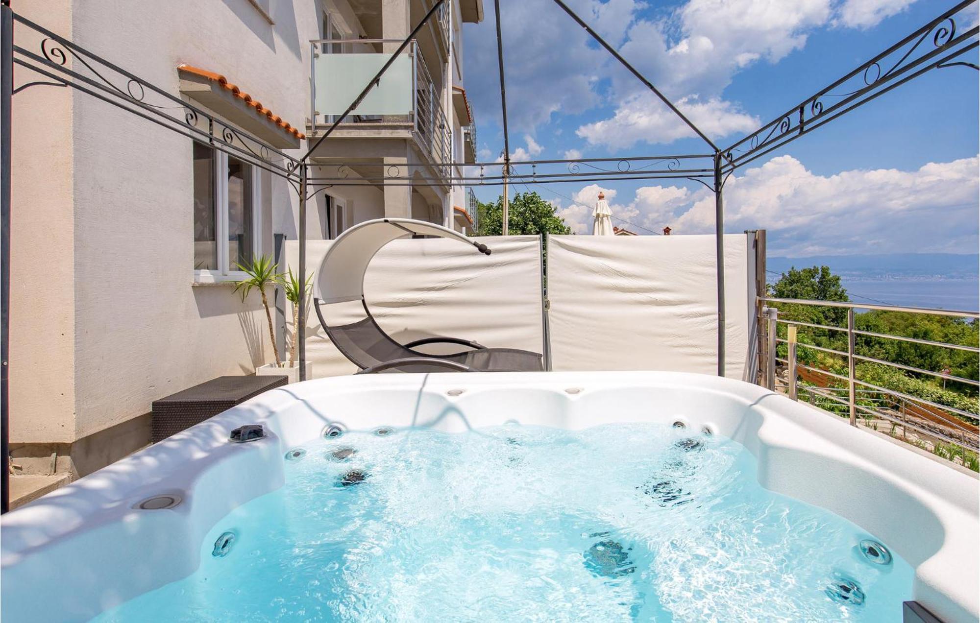 Stunning Apartment In Mošćenička Draga Buitenkant foto